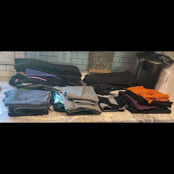 5lb Resellers Lot Athletic Womens Leggings Sz XS-Plus Athleta, Fabletics, Nike - Picture 1 of 4